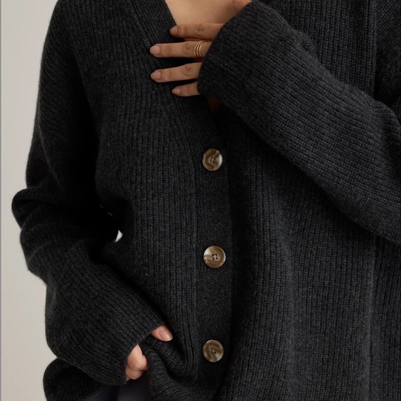 Mongolian cashmere boxy cropped sweater cardigan - Picture 2 of 3